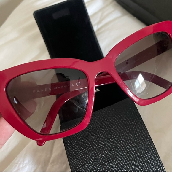 Prada Red Cat-Eye Sunglasses Fashion-Forward Accessories - Picture 8 of 8